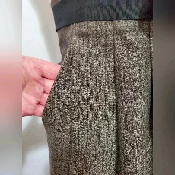 BCBG MAXAZARIA wool tweed and  silk academia dress with bow. Size 2 - Picture 4 of 12